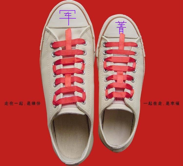 不好意思。借個地方。擺下簽名!
